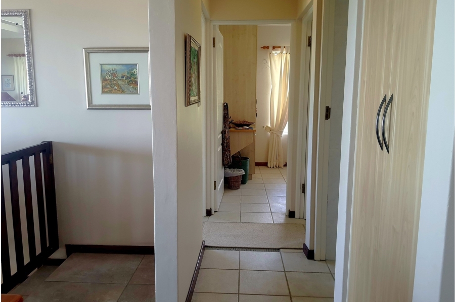 4 Bedroom Property for Sale in Boggomsbaai Western Cape